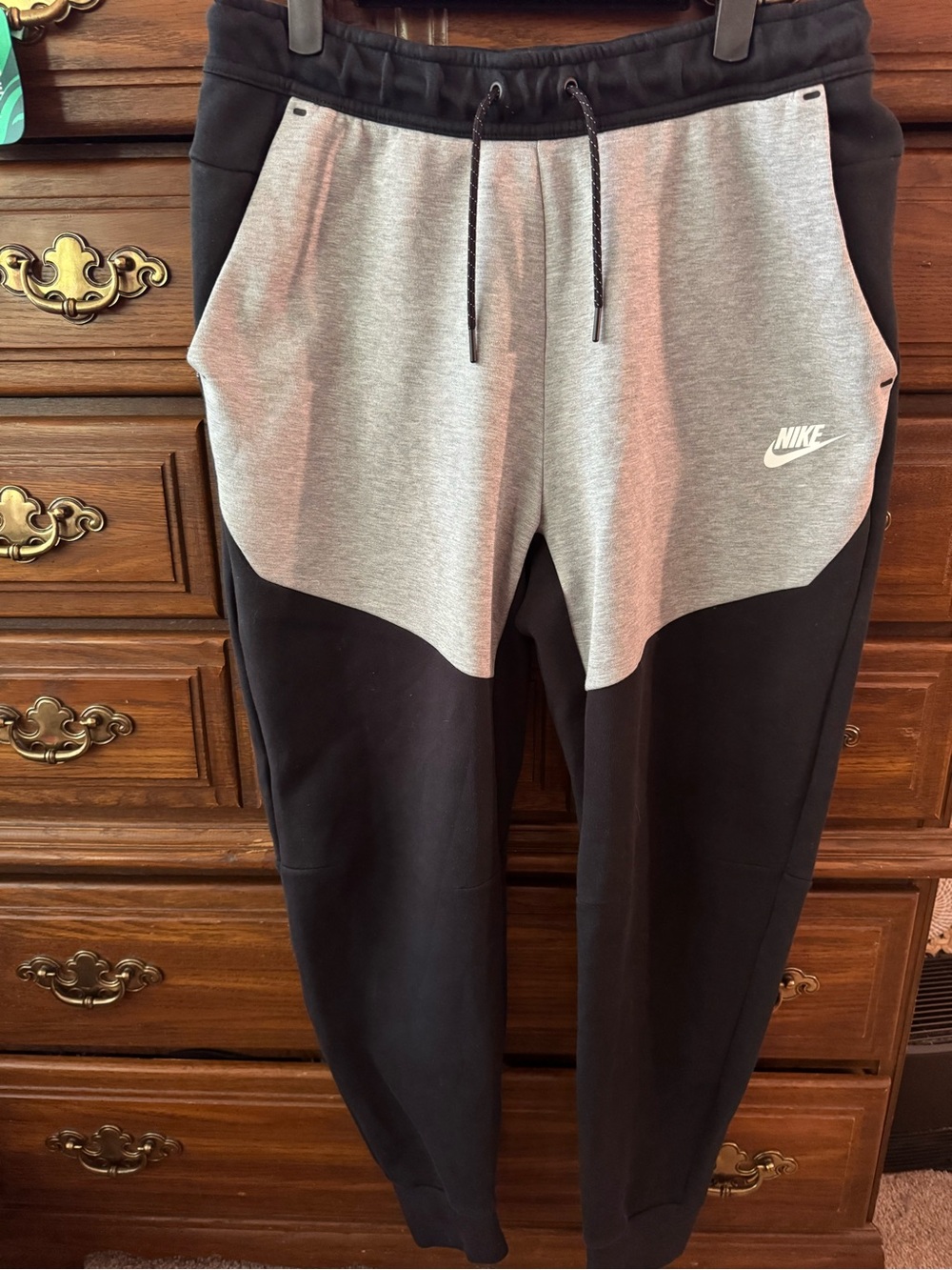 Nike Tech Men’s' Black & Gray Colorblock Jogger Bottoms